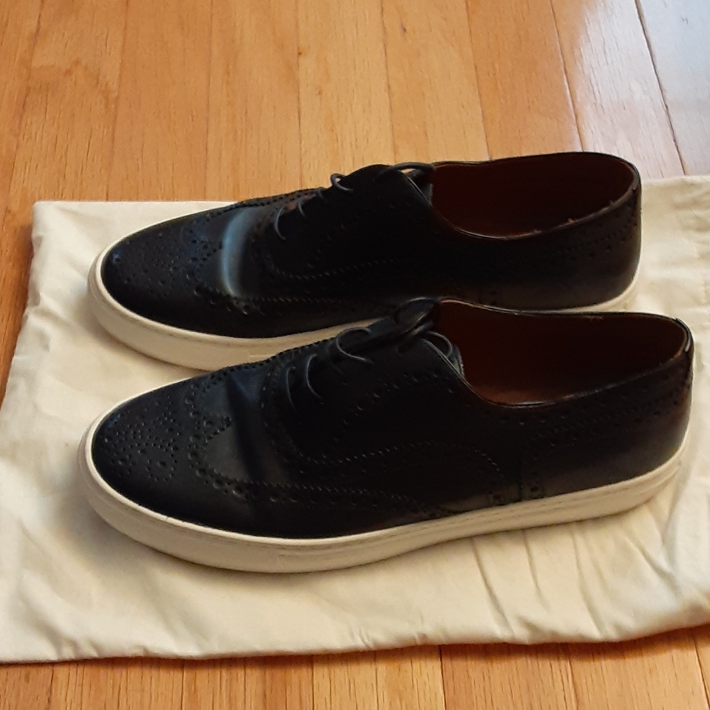 Low top sneaker - Picture 3 of 8